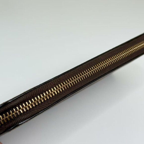 Louis Vuitton Damier Ebene Zippy Wallet with Classic Checkerboard Design - Picture 6 of 9